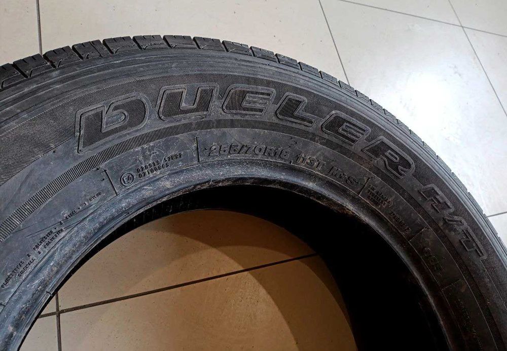 Комплект шин б/у 255/70R18 113T Bridgestone Dueler H/T