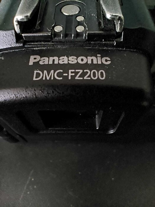 Panasonic LUMIX DMC-FZ200