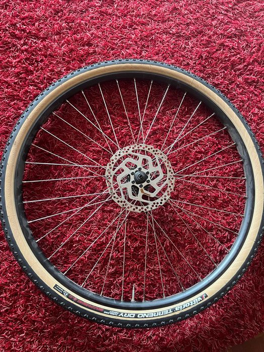 roda e pneu 29 x 700