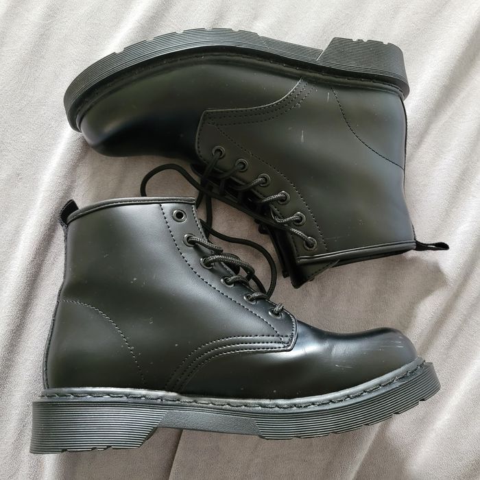 Ocieplane 38 bata czarne sznurowane trapery klasyczne skóra