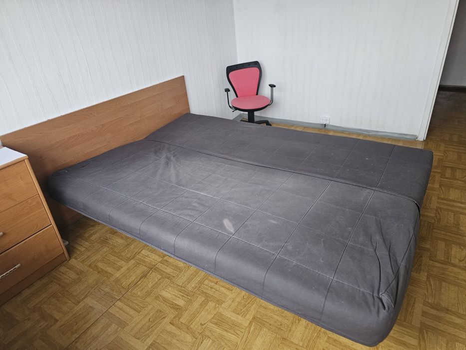 REZERWACJA Łóżko stelaż + materac  ok 150 x 200