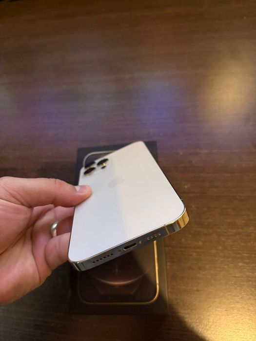 Iphone 12 Pro Max como novo