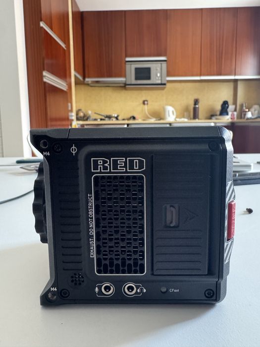 RED KOMODO 6k + baterias+angelbird 512gb+leitor de cartao+cage+adapt