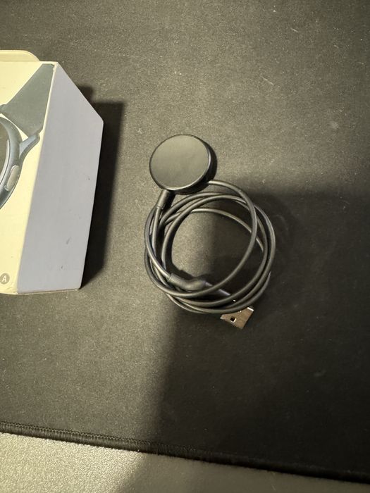 Samsung Galaxy Watch Active 2 40 мм, гарний стан, металевий ремінець.