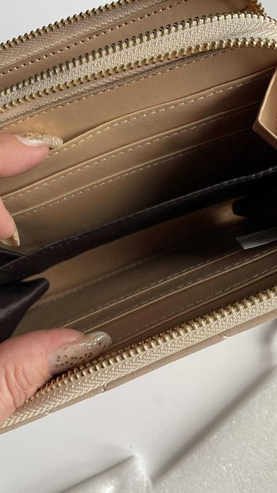 Nowy duży portfel Versoli  beżowy  - pufka