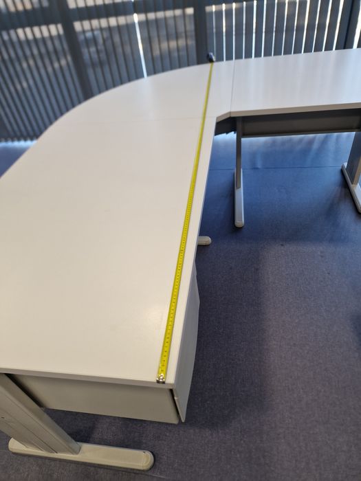 Secretária com canto