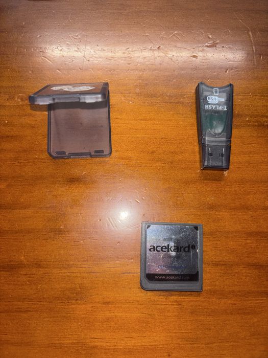 Nintendo ds i - bom estado