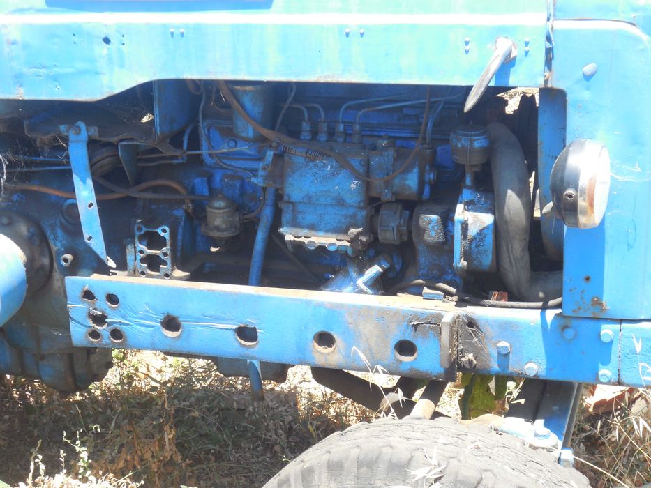 Trator Fordson Super Major com documentos.
