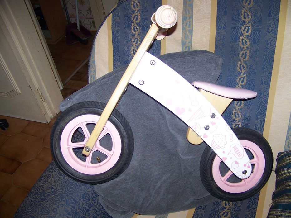 bicicleta sem pedais criança / equilíbrio