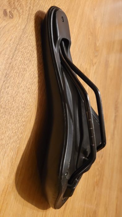 Siodelko z roweru giant roam 1