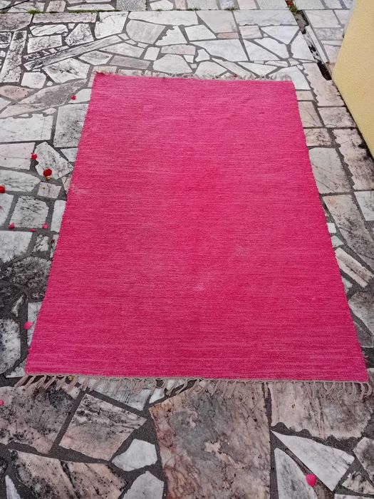 Tapete tecelagem rosa