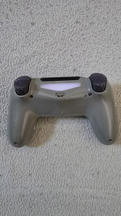 Dualshock 4 em ótimo estado