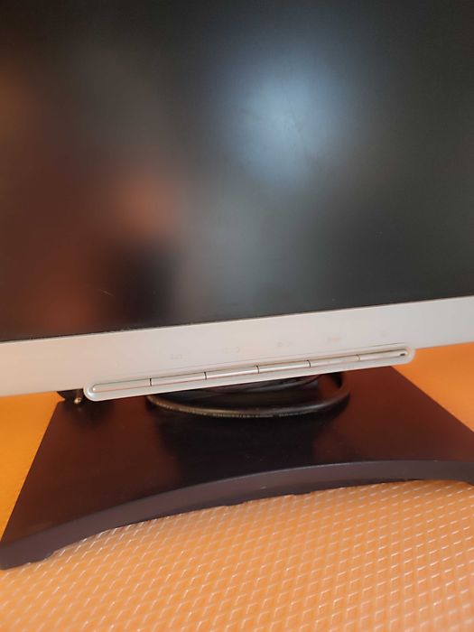 Монітор 19”  BNQ