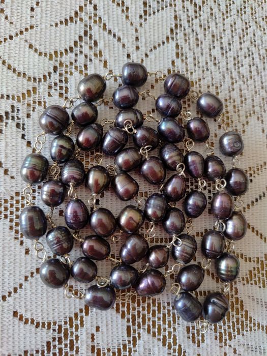 Długi naszyjnik z pereł naturalnych słodkowodnych