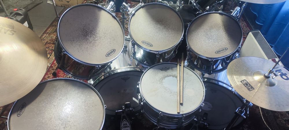 Perkusja Pearl  12- cio  częściowy .