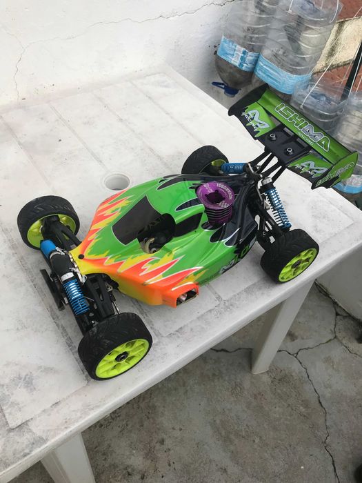 Carro RC 1:8 com motor de competição NOVAROSSI
