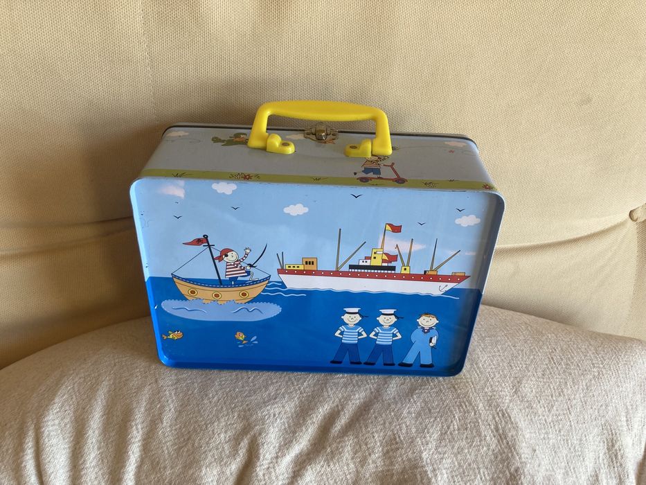 Children's lunch box in tin64740548036483120