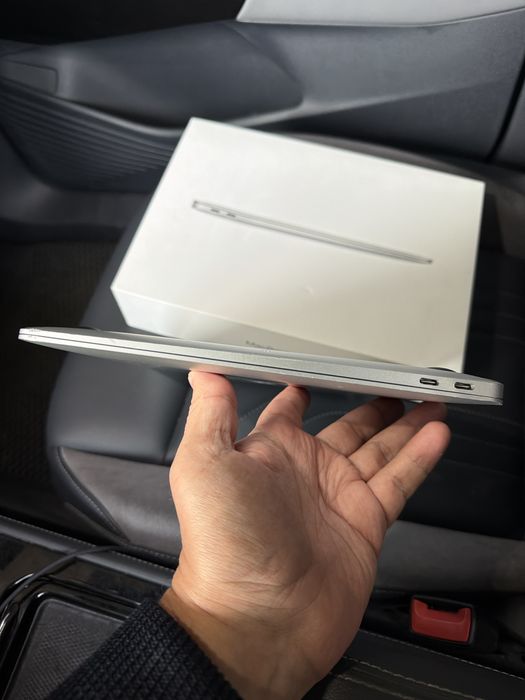 MacBook Air 8/128gb