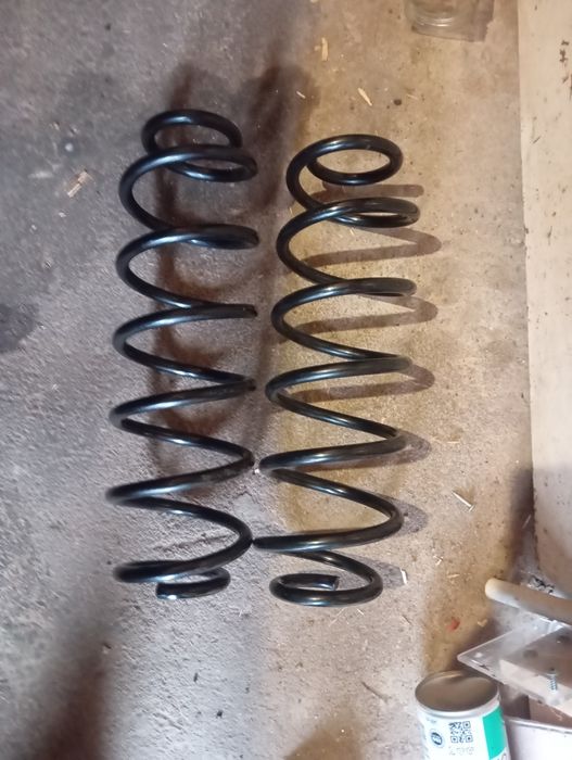 Продам пружини нові