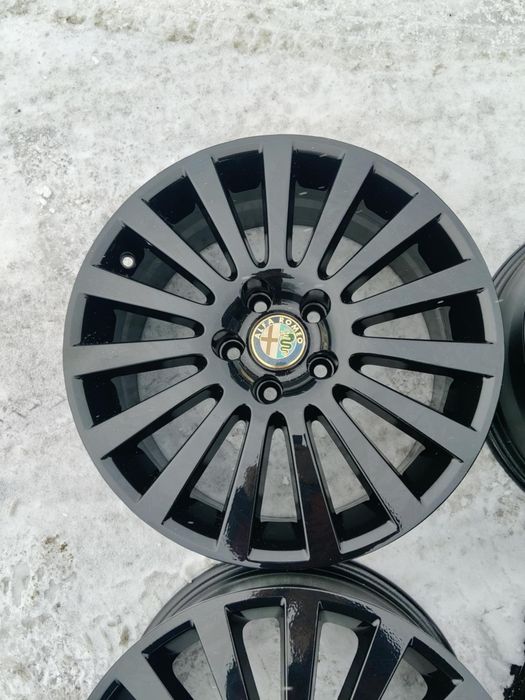 Felgi aluminiowe R17 5x110 Alfa Romeo Jeep Opel czarny połysk 7.5J ET41 OC 65.1