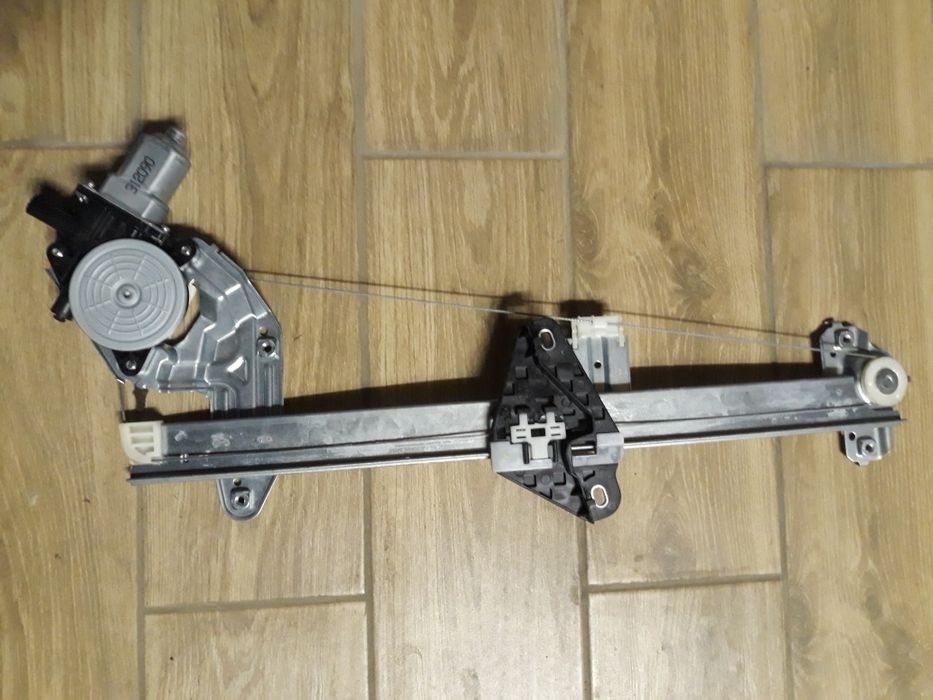 Стекло подъёмник электрический задний левый Honda Spares CR-V 2014 год
