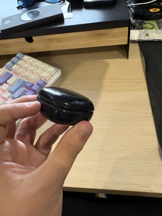 Samsung Galaxy Buds Live bezprzewodowe sluchawki Bluetooth stan dobry