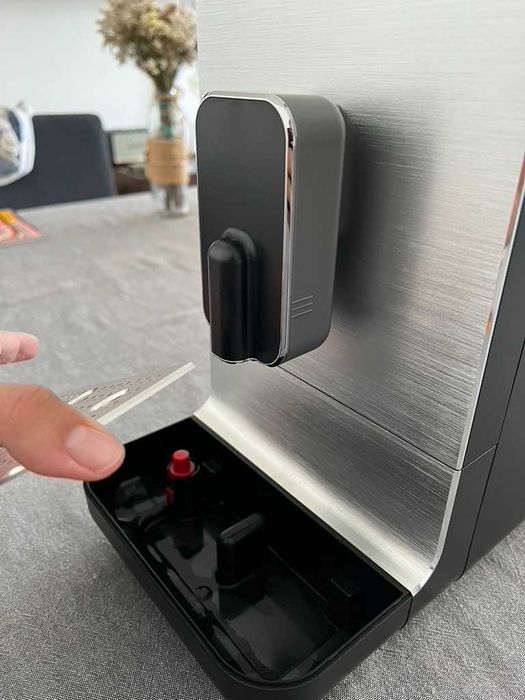 Maquina de café automática SMEG preta