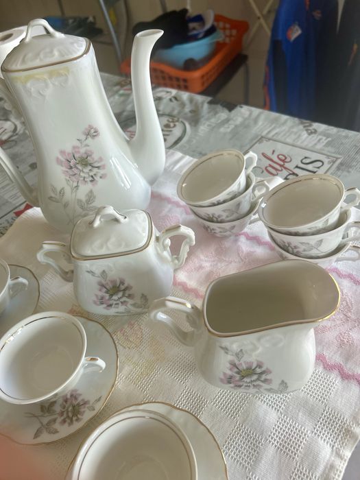 Magnífico Serviço de Café Vista Alegre Vintage - 12 Pessoas (27 Peças) - Nunca usado