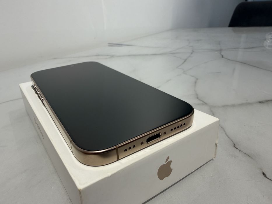 iPhone 16 pro 512 gb.