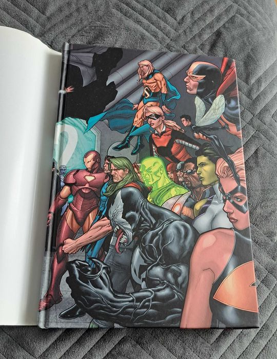 Cival War (Marvel 2016) Hardcover - Comic Book