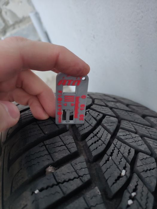 R16 205 55 94V 1 штука  Good Year ultragrip gen -1,