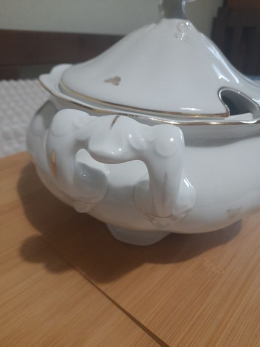 Супница фарфоровая