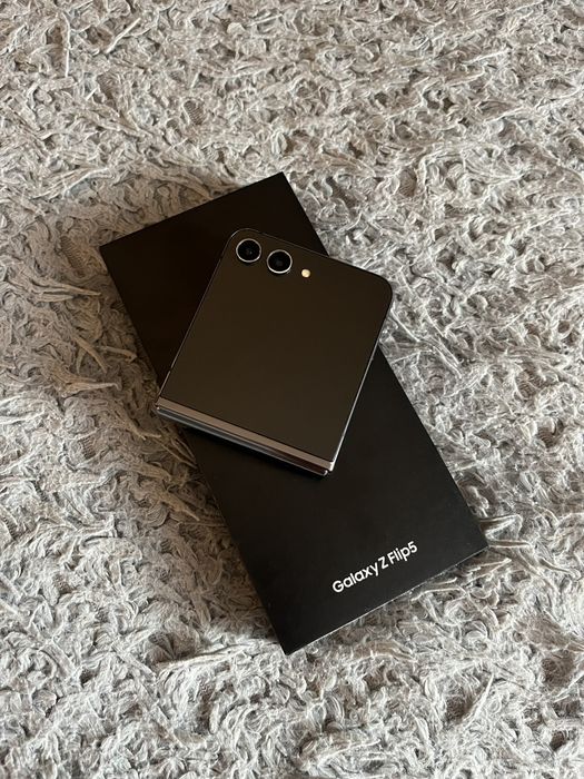 Samsung Galaxy Z Flip 5 8GB/512 GB Graphite