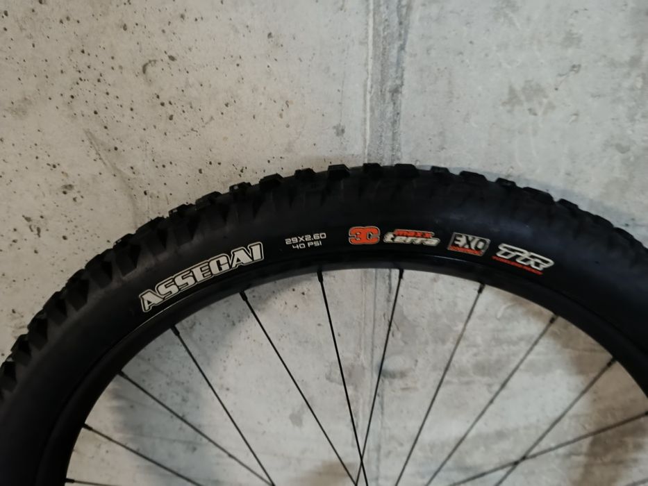Par de rodas 29 Syncross Revelstoke 2.0 com pneus (excelente estado)