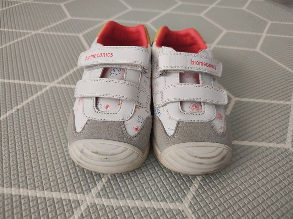 Buty dziecięce Biomecanics rozm 25, 16cm