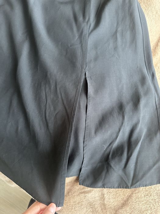 Черное платье uniqlo миди