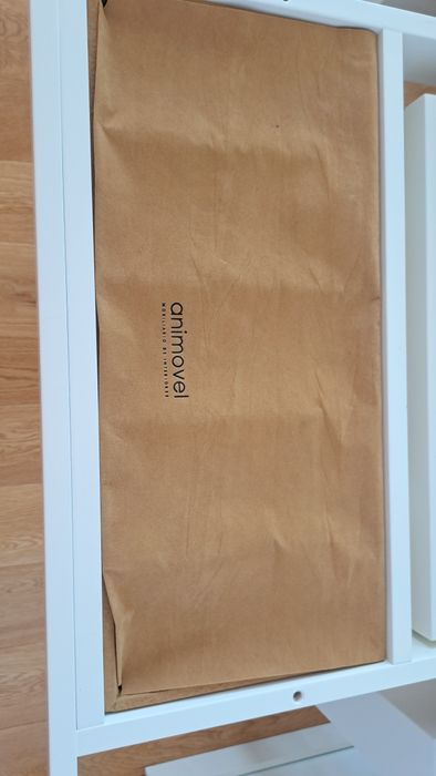 Vendo mesa de jantar extensível, cem cerejeira, lacada a branco.