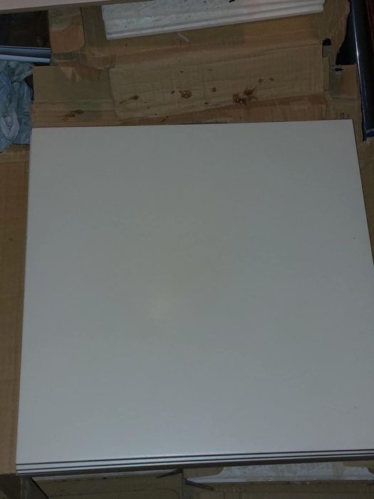 Płytki łazienkowe kremowe