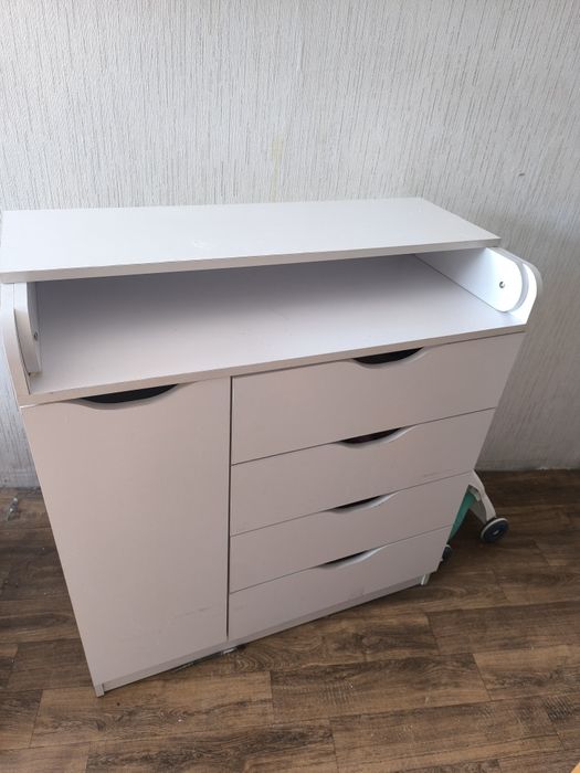 Кроватка с маятником+ матрас и 2 в1 комод +пеленальный стол