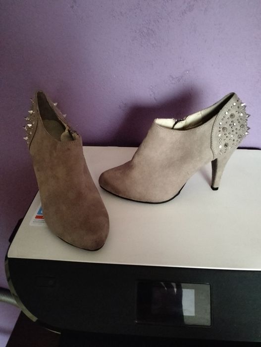 Nowe buty 38, modne
