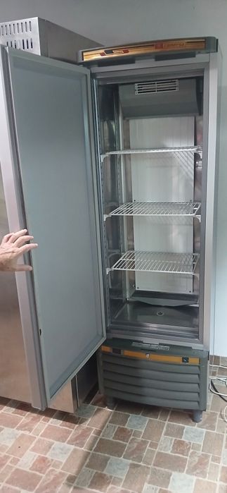 Entrega 2 Frigorificos inox para restauração  a funcionar, ler descrição do anúncio.