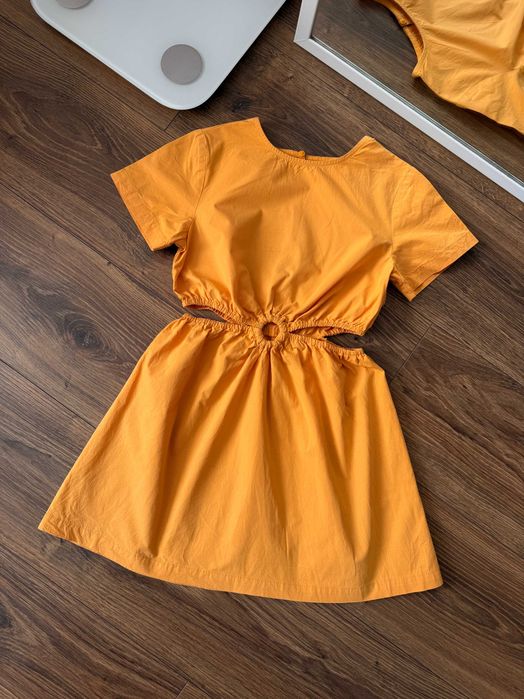 Платье с вырезами zara 122