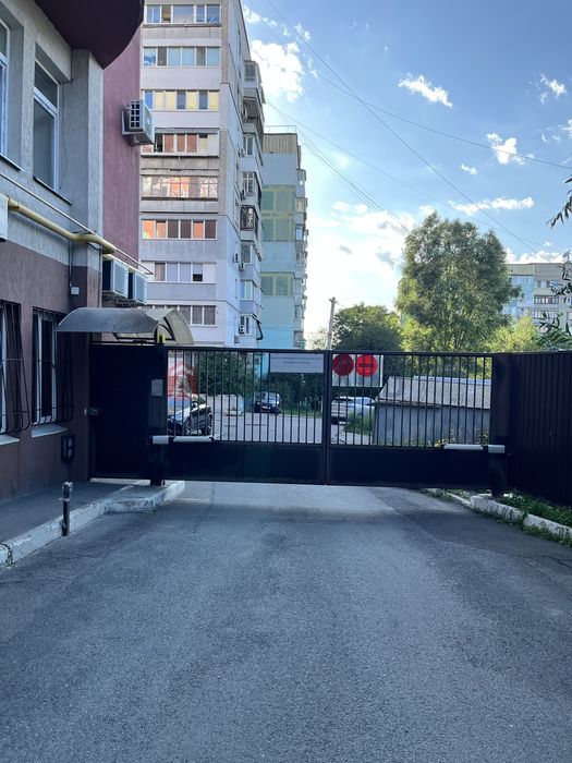Продам 4-комнатную квартиру в центре Днепра