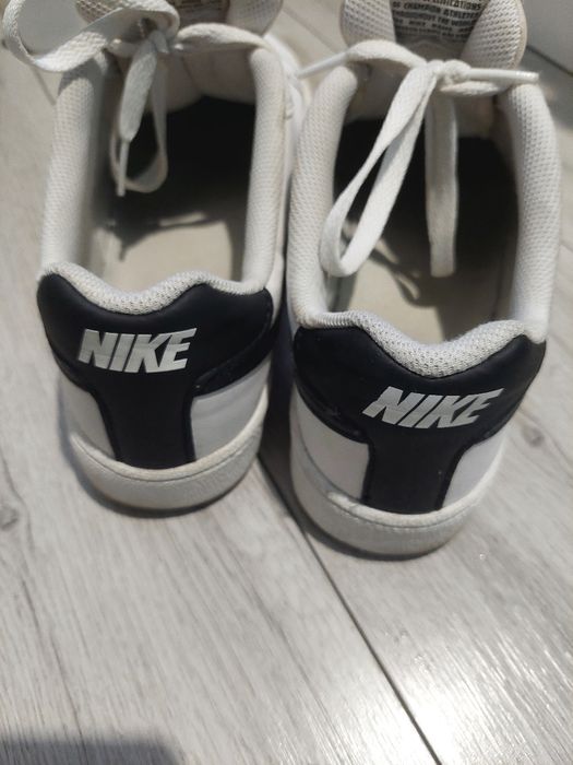 Sprzedam buty białe adidas