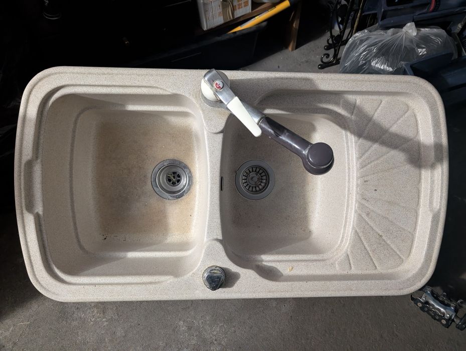 Używany zlewozmywak granitowy dwókomorowy