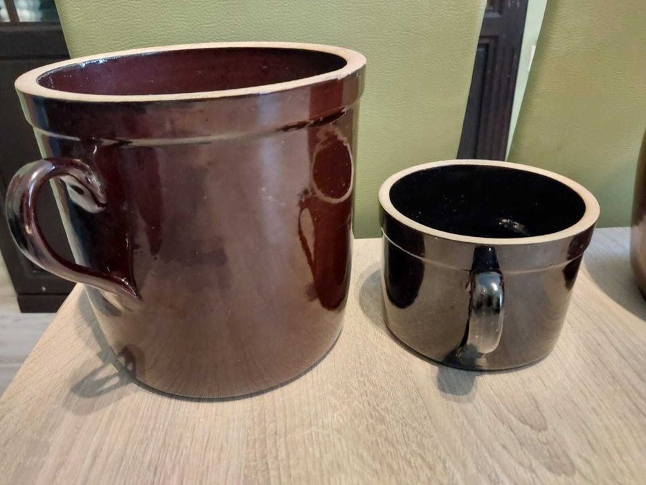 2 dzbanki z kamionki z okresu prl. Stan bardzo dobry !