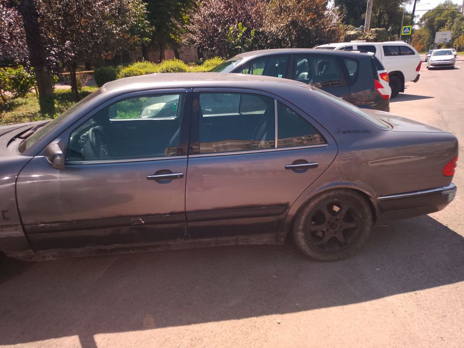 Продам Мерседес w210 2.2дизель