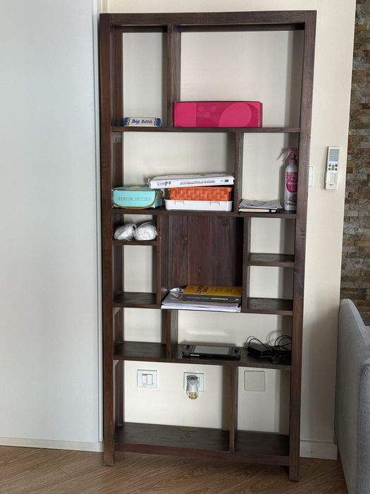 Estante em madeira AREA