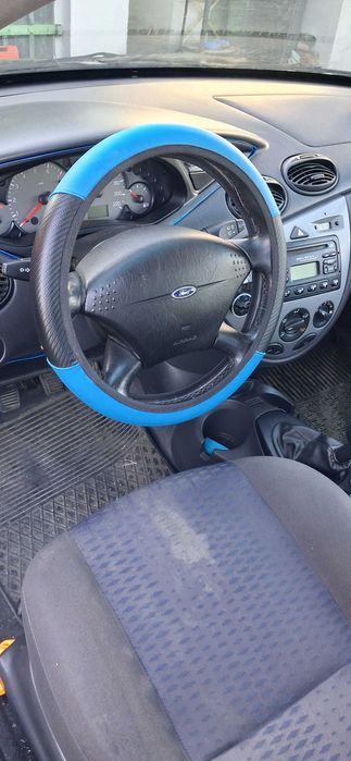 Ford Fokus     .