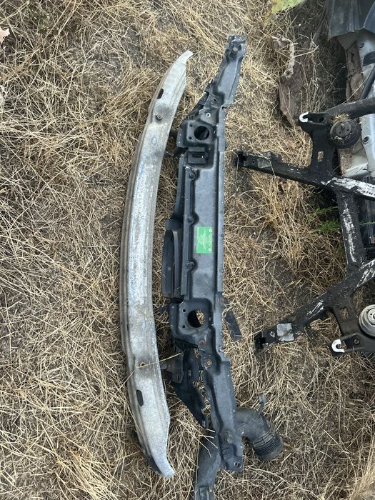 Підсилювач бампера, підрамник, телевізор BMW E39